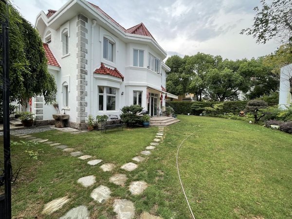 上海长宁天山西郊明珠苑西郊明苑别墅  超大花园 大气格局 自住装修