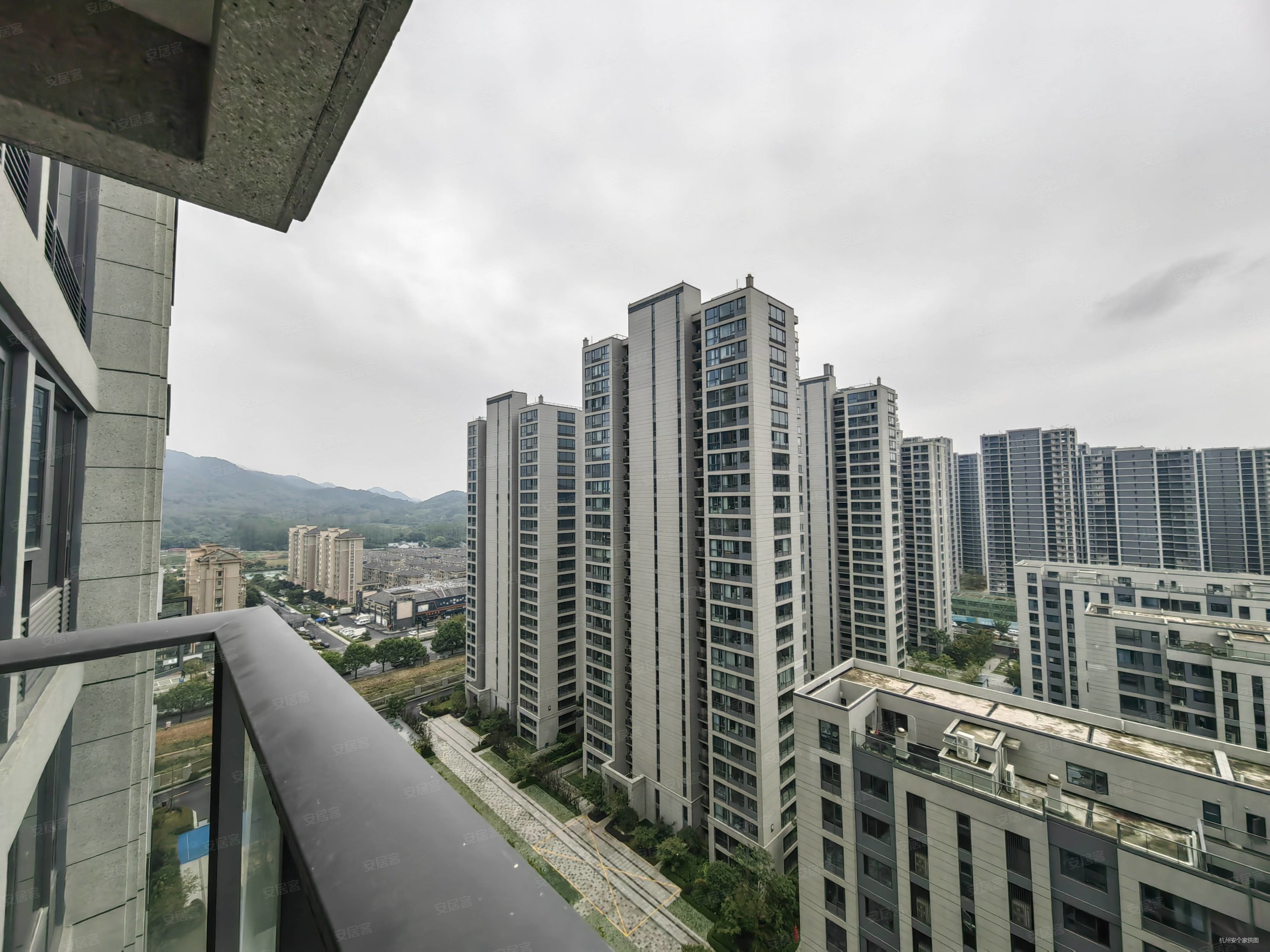 诚售祥生云湖城一期满2年精装3房仅售168万