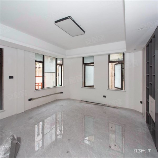 巨凝金水岸(别墅) 带12个车位 精装修 大露台 商业配套齐