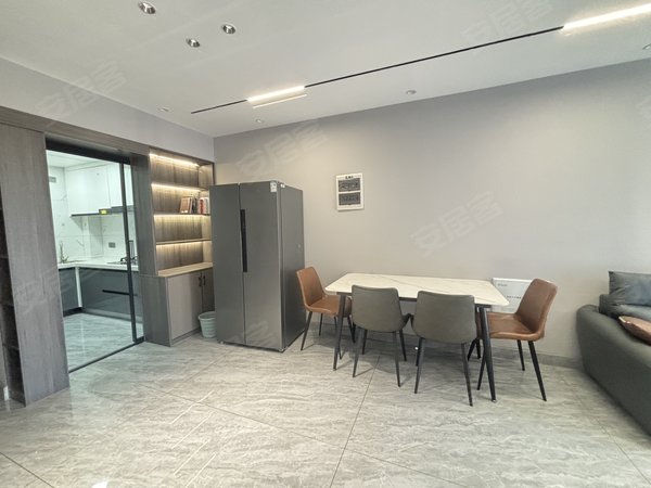 金华东阳横店金光灿烂金光灿烂2室两厅，一套自住标准，有车位出租房源真实图片