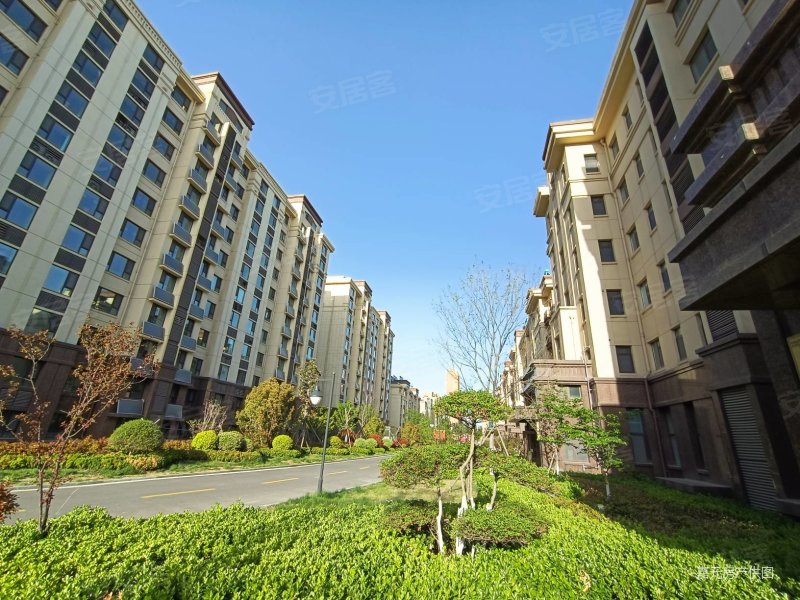 国大东方天韵3室2厅2卫137㎡南北105万