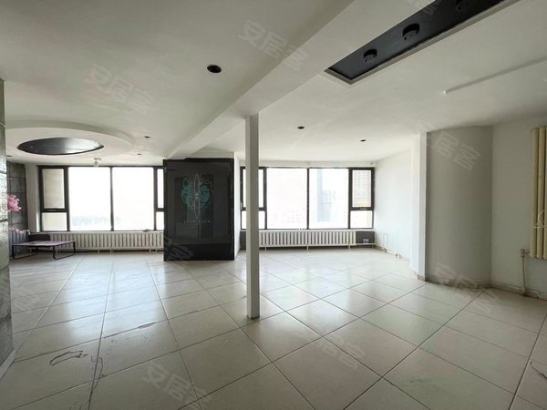 海亮广场b座 电梯口 开店办公发大财 行业不限 随时看出租房源真实