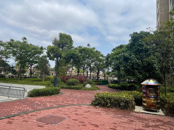 泉州南安南安市区中骏柏景湾(南安)漂亮3房首付出租2000包物业出租