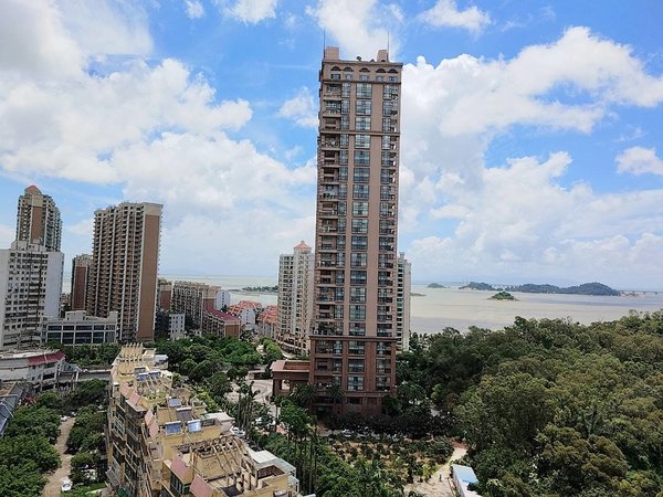 珠海香洲吉大莱茵半岛吉大必看好房 九洲港旁莱茵半岛精装2房 看山景