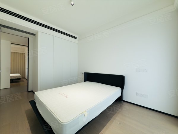 金华东阳横店南江玺南江玺4房3卫豪华现代风装修   奶油风 价格给力家具齐全出租房源真实图片