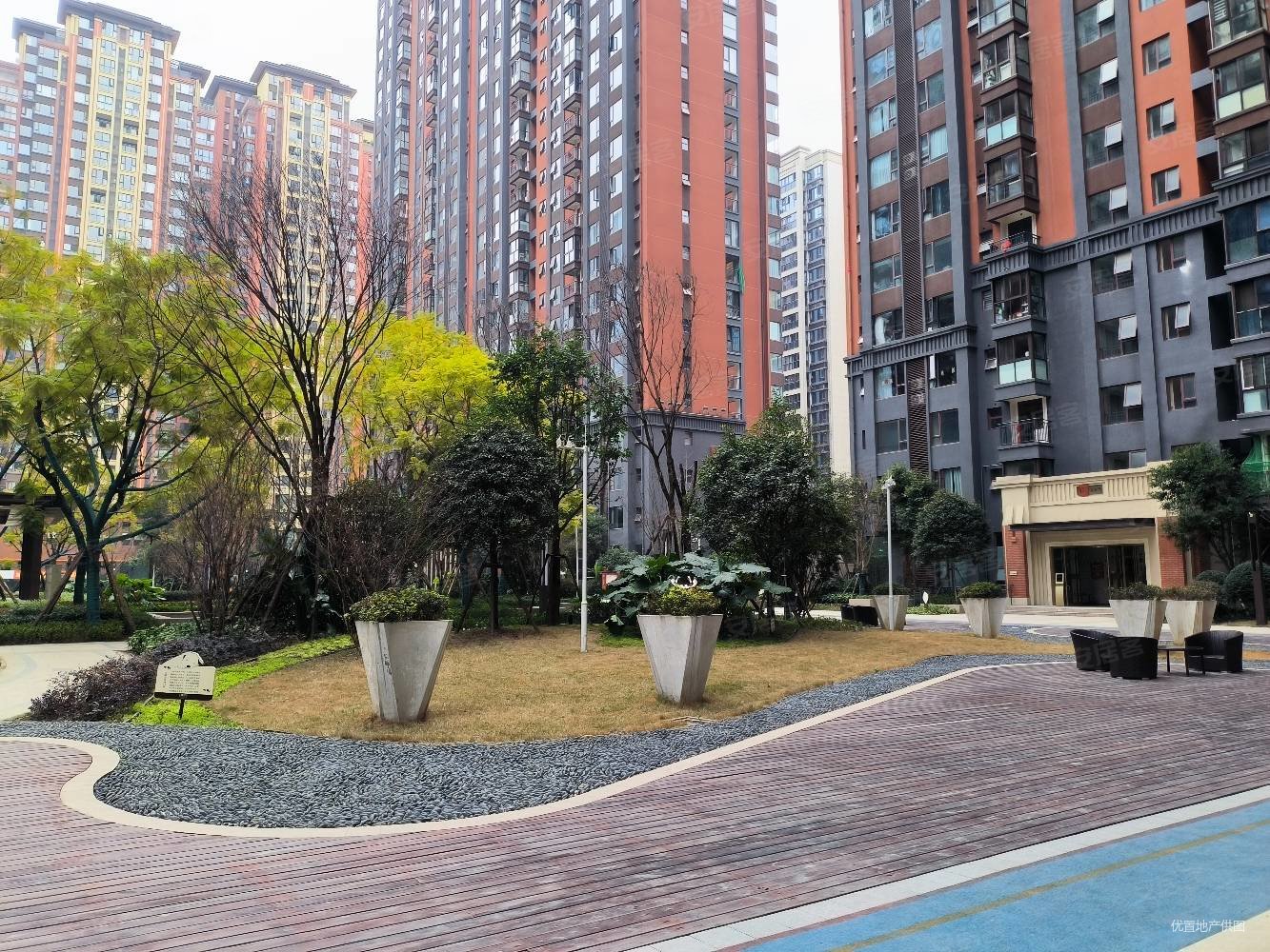 跃进路16号二期3室2卫只要124万看中还可以谈急卖