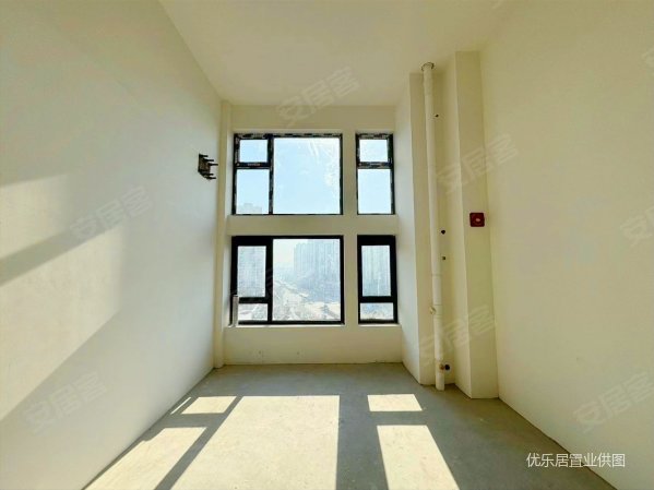 单价8起一线海景loft 双气入户民水电 越秀天悦海湾双地铁,越秀天悦