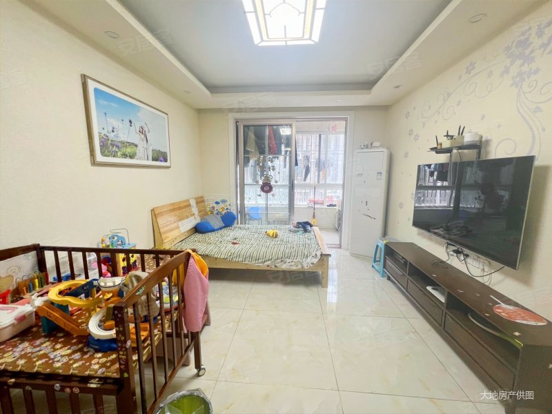 临溪花园3楼精装修设施齐全证满采光好