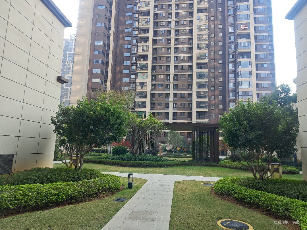 8200单价 联发君悦朝阳一期联发乾景 八中东小 万象城旁