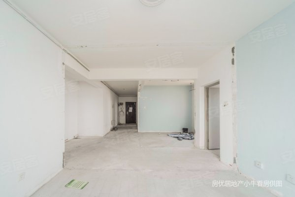 玲珑花园3室2厅2卫136.5㎡南100万