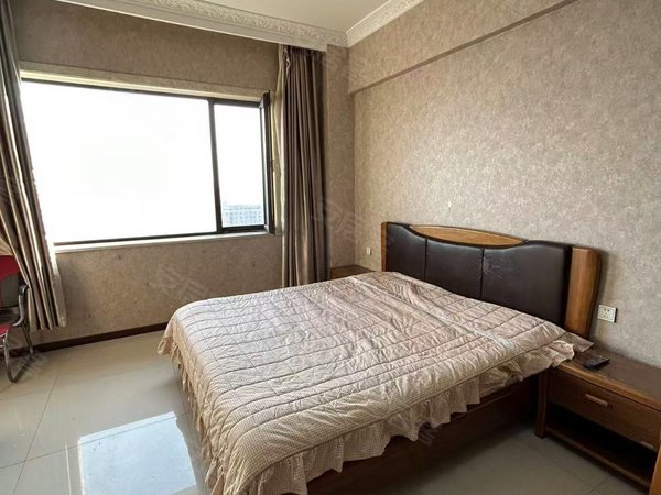营口鲅鱼圈青龙山公园金伟御都(北区)年租6500南向 家电齐全带空调 拎包就住紧邻青龙山公园出租房源真实图片