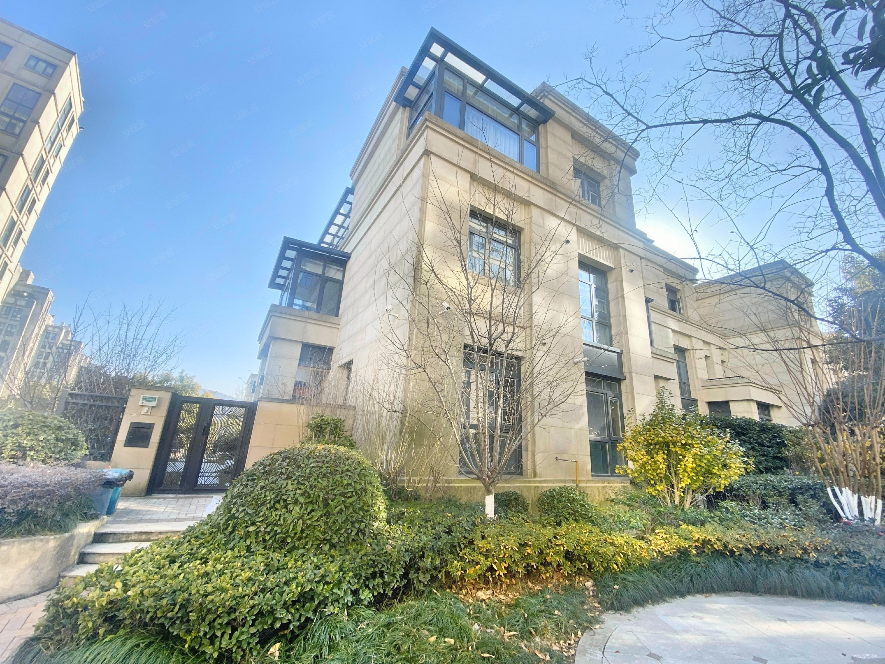 金都夏宫别墅豪华装修满二