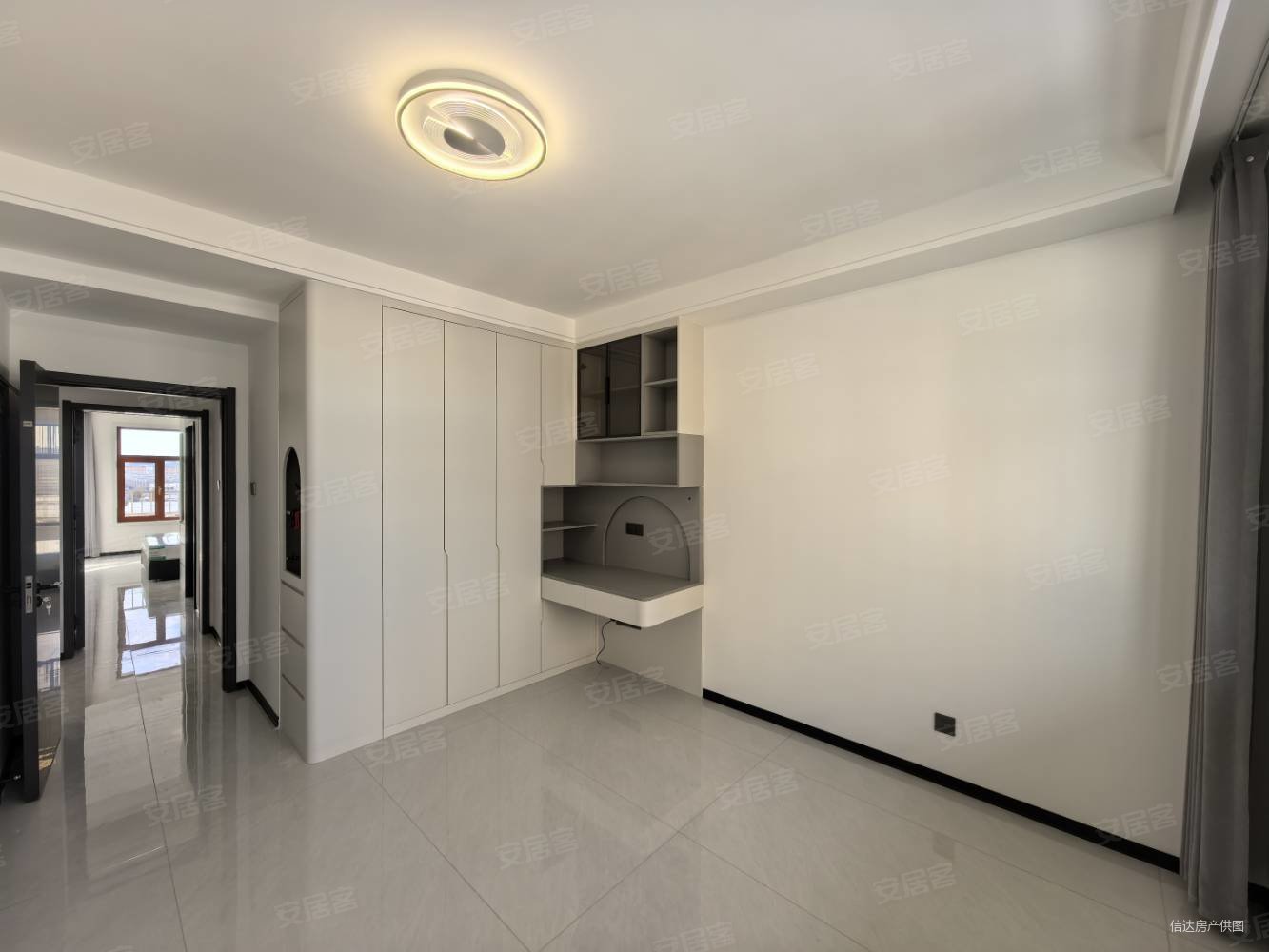 世纪嘉园3室2厅2卫141㎡南北93万