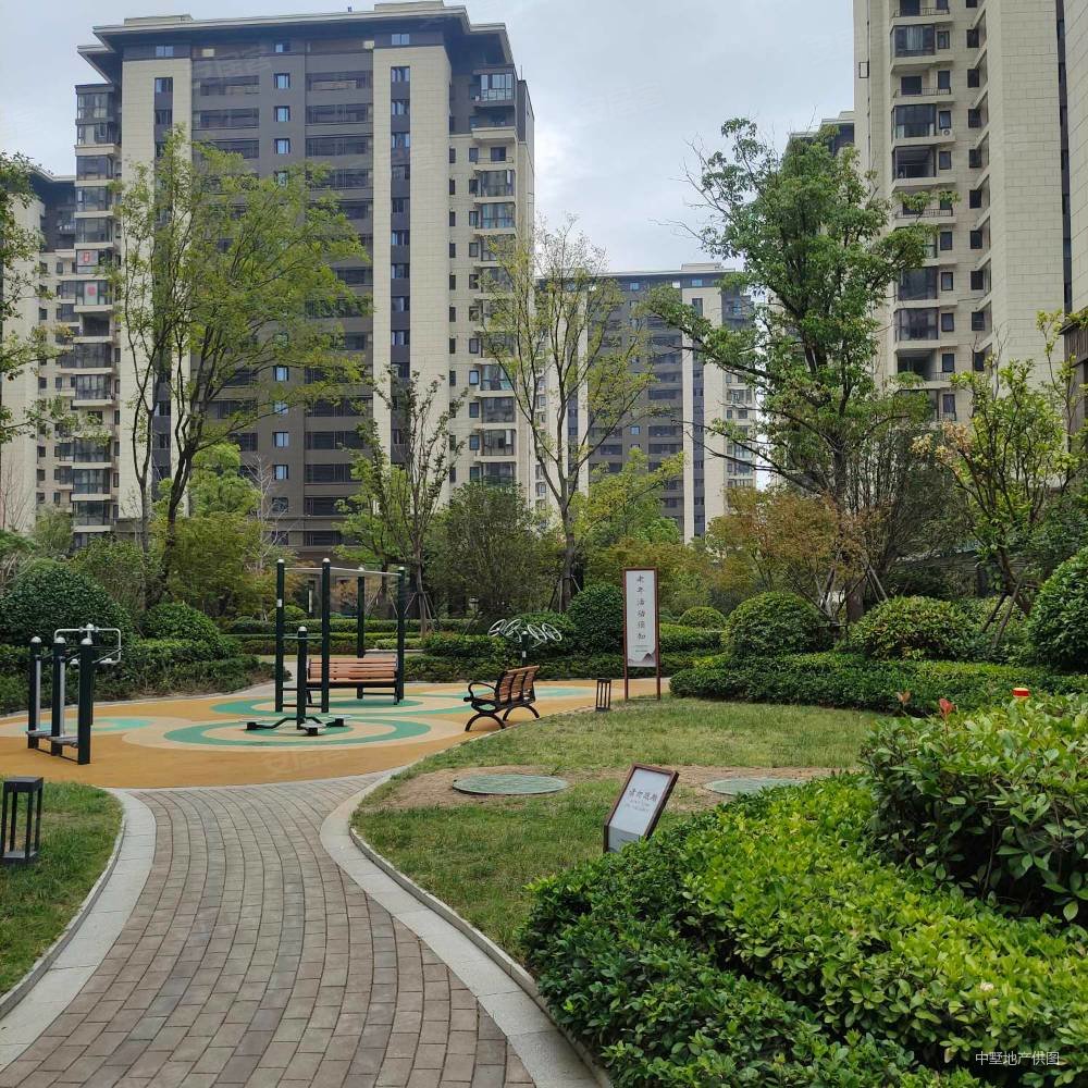 新城云樾观棠3室2厅1卫92.9㎡南114万