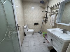 深圳龙华观澜观湖园上叠三层出租，可商住两用，价格便宜，随时看房出租房源真实图片