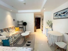 日照东港新市区万象汇商圈新营100米：新营华府B区 一拎包入住 可月付出租房源真实图片