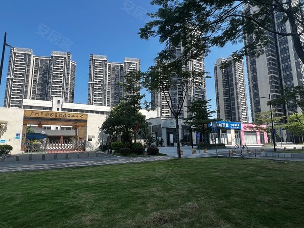 广州南沙榄核保利星海小镇保利星海小镇南向4房吉屋出租 业主刚配好