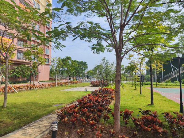 广州花都铁路西四和花园北站商圈 精装四房 带部分家电 包物业 停车位