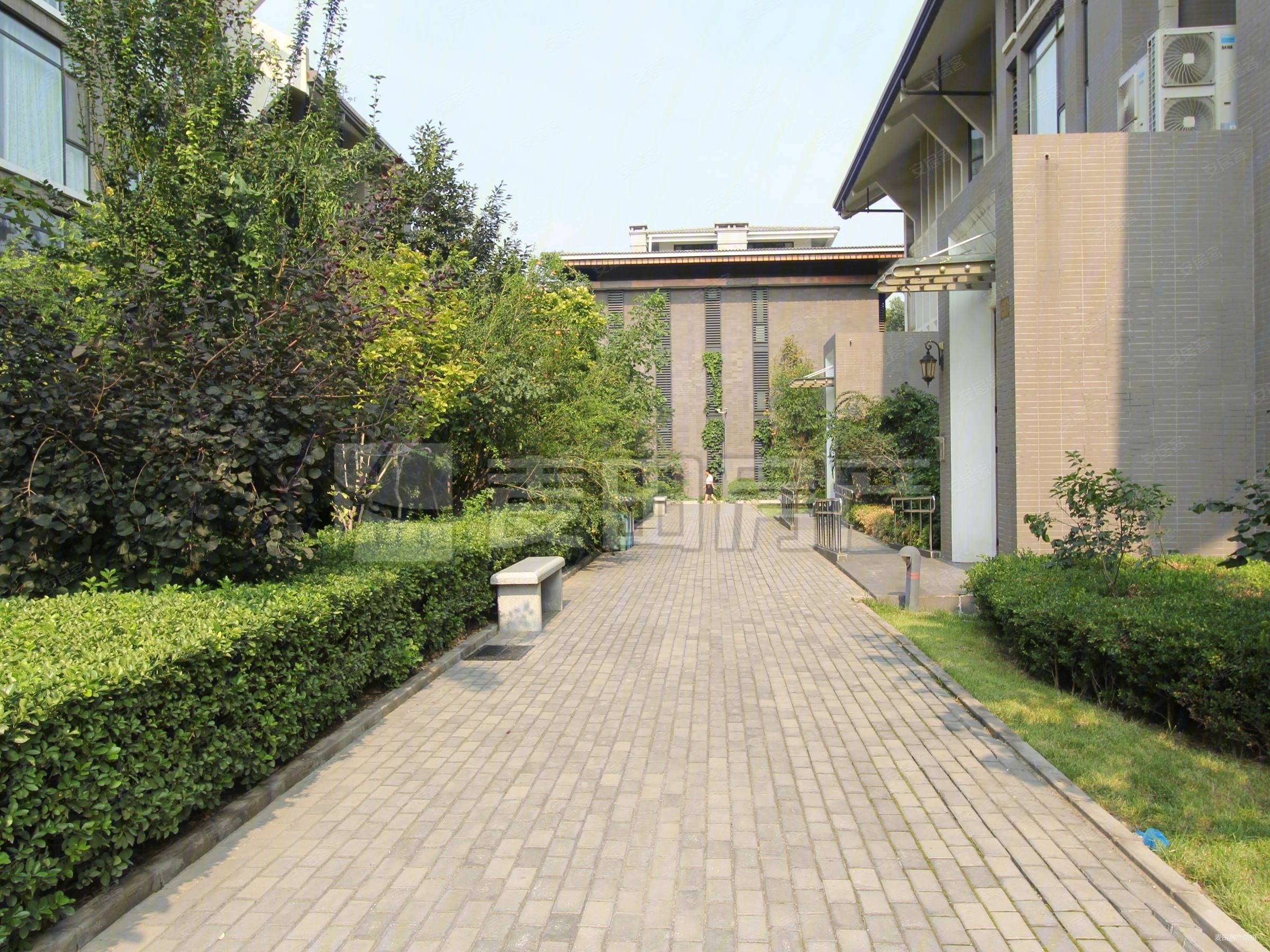 朱雀门小区8室3厅3卫538.59㎡南北8300万