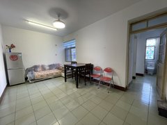 大丰大中大中城区香格里拉小区旁黄海制药厂宿舍楼步梯4楼简装2室1厅设施齐全出租房源真实图片