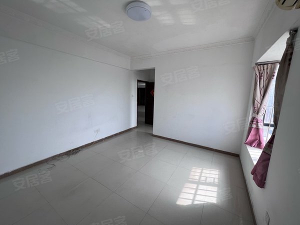 深圳宝安福永福馨花园福馨花园 4室2厅2卫出租房源真实图片