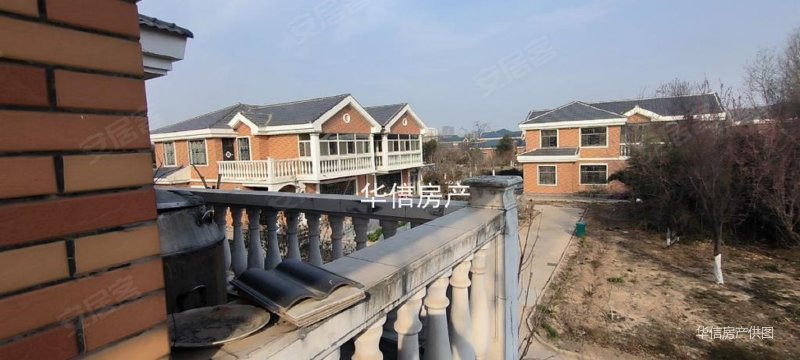 聊大花园别墅带大院看房方便