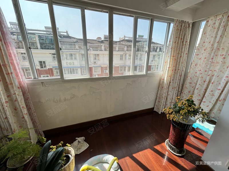 南都花园复式房使用面积达到200平欢迎来看