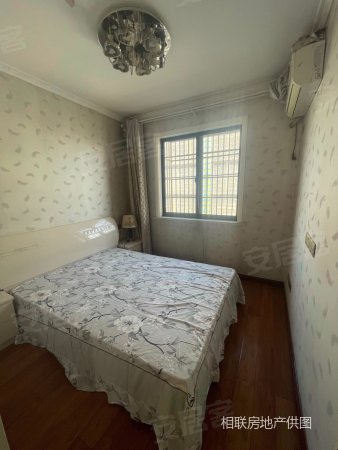 金洲花城3室2厅1卫121.97㎡南北135万