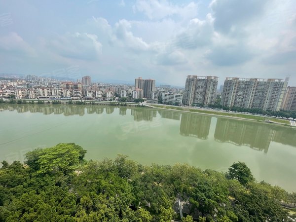 广州从化街口中心区兴华大厦(从化)一线江景南向  电梯中层  3房2厅