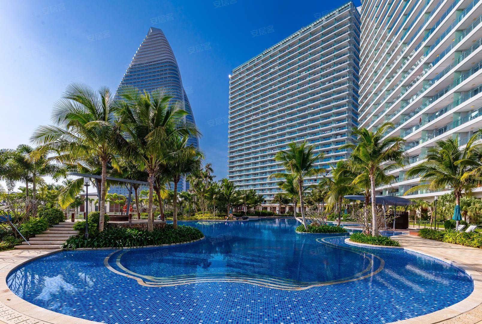 鲁能三亚湾美丽五区3室2厅2卫105.52㎡南北300万