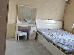 丹东振兴其它海运大楼附近，步梯6楼，有空调，包取暖，精装一室，港湾小区出租房源真实图片