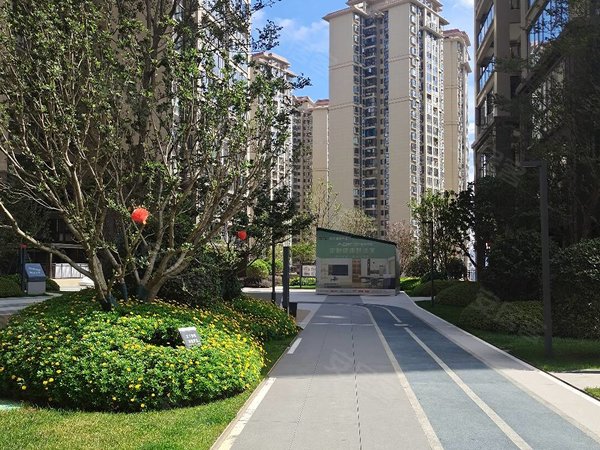 贵阳花溪花溪公园美的国宾府a区(二期)好房出租,精装修,拎包入住出租