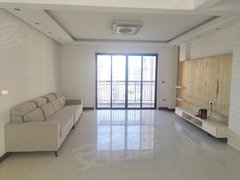 孝感孝南北城区北大鸿城，168平电梯精装四房二厅二卫出租，环境好，楼层好出租房源真实图片