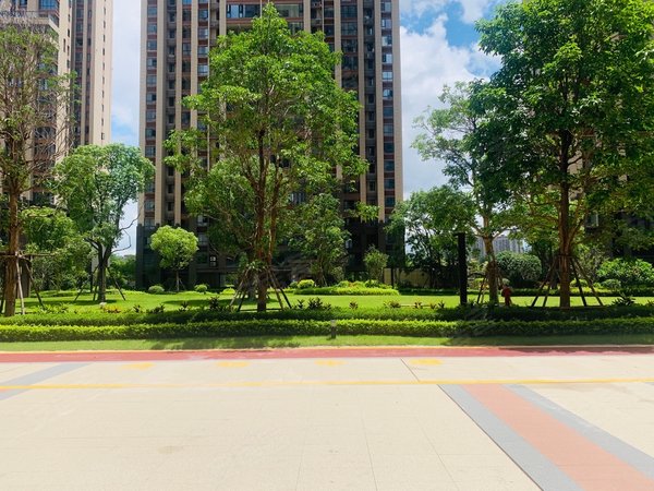 泉州鲤城西湖源昌江南城皇冠假日酒店  源昌江南城全新精装4房 看房有