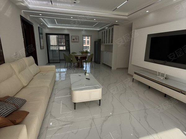 六安金安政务中心碧桂园置地中央公园出租六安市区碧桂园中央公园洋房一楼带院精装三室两厅两卫双阳台出租房源真实图片