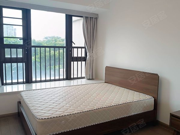 珠海香洲前山华发新城左岸免佣前山河畔华发新城对岸大四房出租,免一