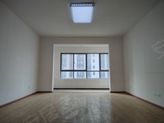 曲靖麒麟南市区阳光上城小区中间，4房139平米，可用于办公出租房源真实图片