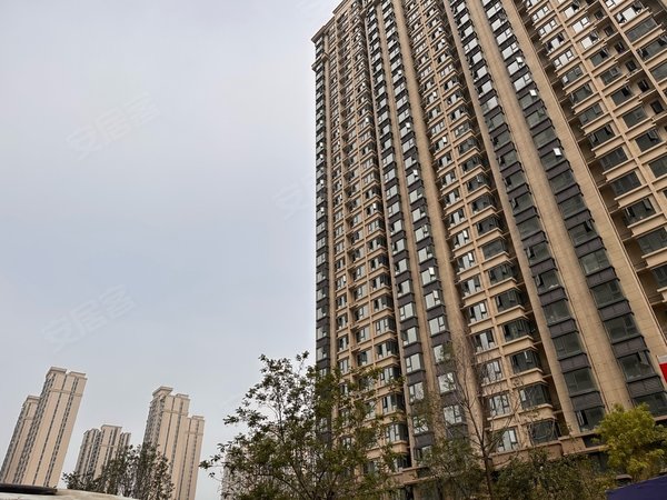 郑州金水丰庆路张家村新区整租!正弘城!地铁口10米!