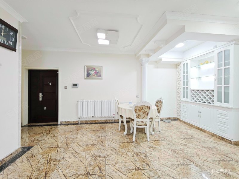 龙腾国际花园3室2厅1卫129.32㎡南北176万