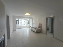 梅河口城区市中心龙湖蓝山三室两卫，柜子少，原木奶油风，家具家电齐全出租房源真实图片