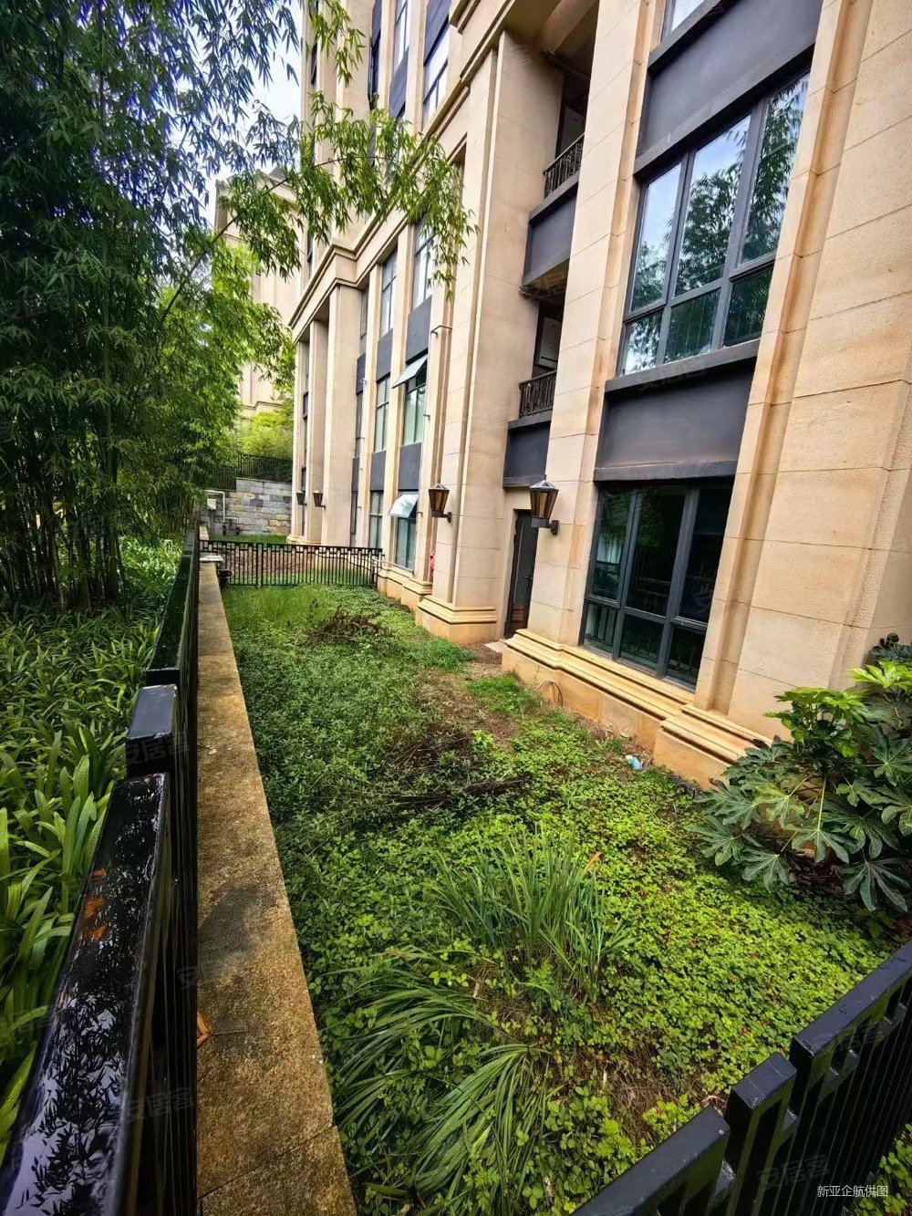 呈贡市政府小区白龙潭紫岫院4室3厅2卫169平方米方便看房