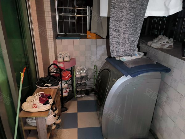 深圳宝安碧海湾碧海湾花园距离地铁口近的3房2厅出租房源真实图片