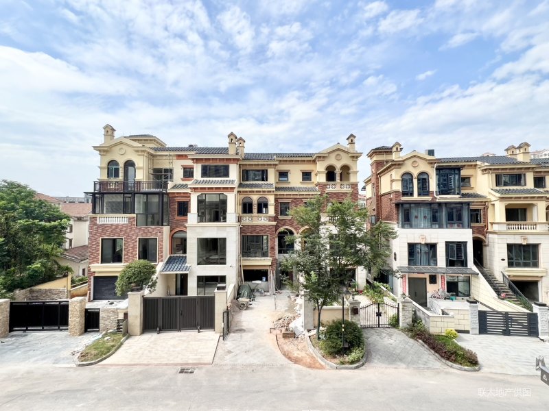 长沙房产网>长沙二手房>岳麓二手房>含浦二手房>利海米兰春天(别墅)>