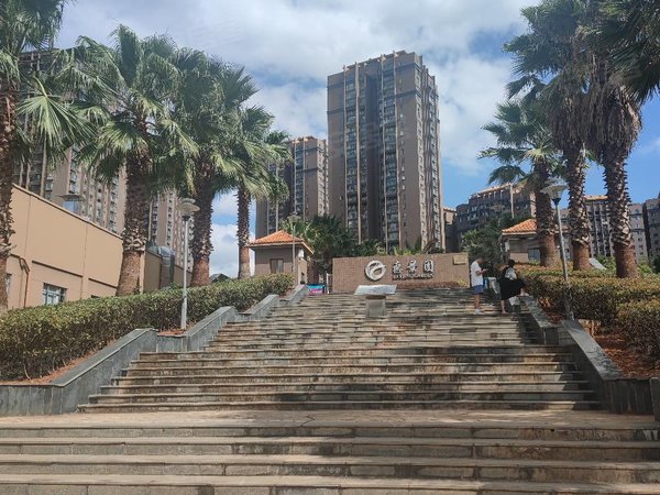 昆明呈贡老县城惠景园云大附中旁惠景园简单装修两房拎包入住随时可以