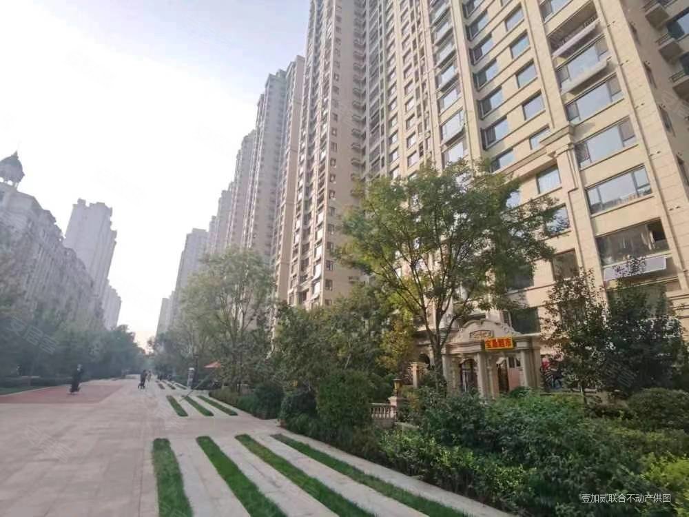 天山国宾壹号4室2厅1卫177㎡南550万