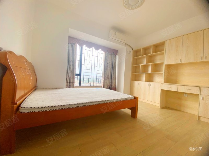 园洲花园,精装三房,拎包入住