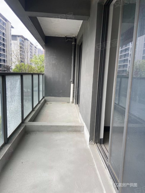 宋都江宸府3室2厅2卫117.12㎡南北150万