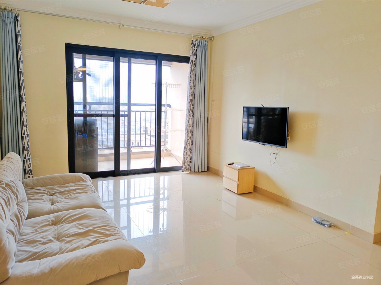 万科城(南区)3室2厅2卫90.6㎡南北91万