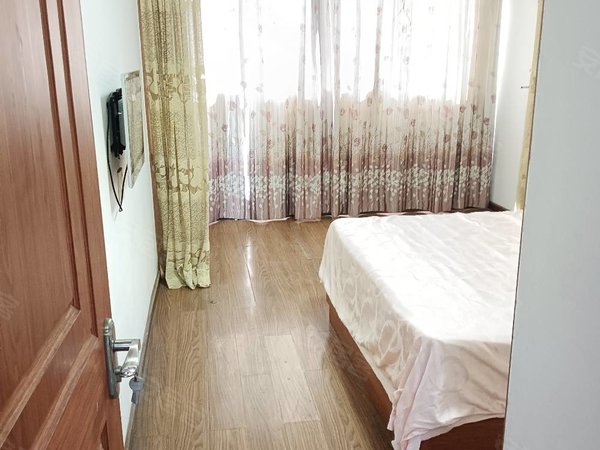 湖州吴兴八里店镇杏花苑精装修1300月拎包入住出租房源真实图片