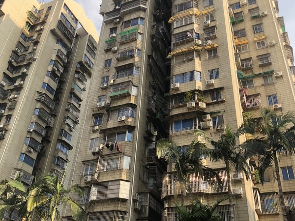 广州海珠晓港鸿福大厦鸿福大厦 2室2厅1卫 电梯房 74平 精装修 拎包